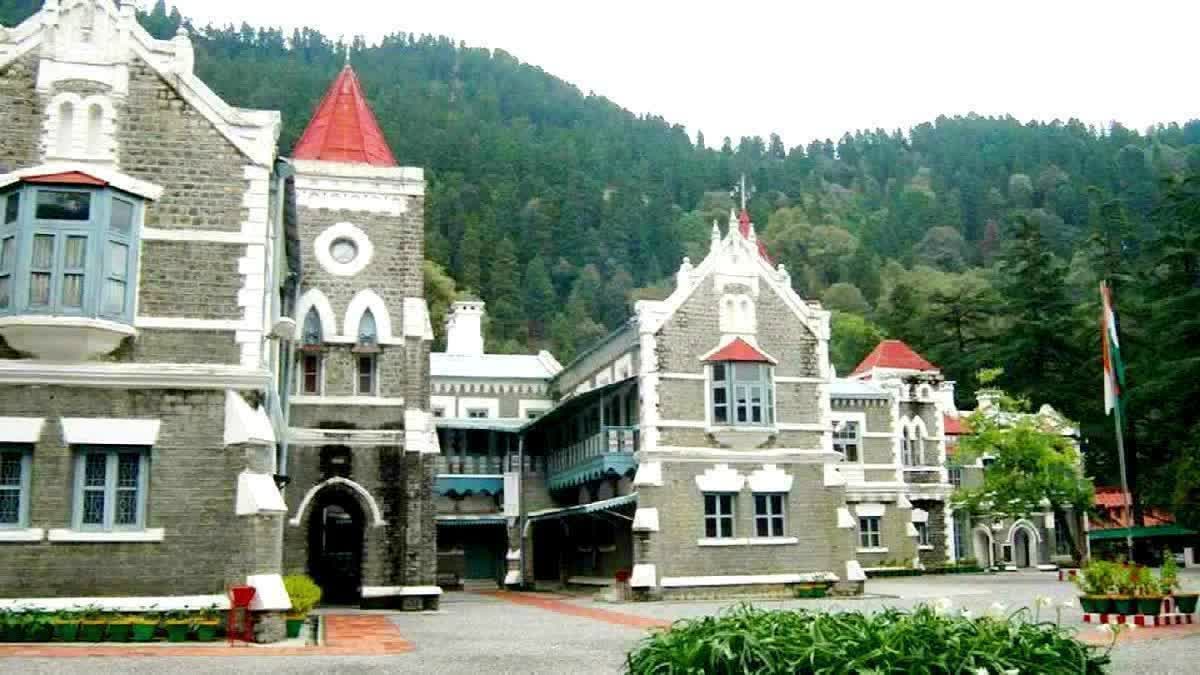 उत्तराखंड पंचायत चुनाव 2025 पर हाईकोर्ट की रोक, आरक्षण नियमावली पर सवाल त्तराखंड में प्रस्तावित त्रिस्तरीय पंचायत चुनावों पर संकट के बादल गहरा गए हैं। नैनीताल हाईकोर्ट ने आरक्षण प्रक्रिया में खामी को देखते हुए आगामी पंचायत चुनावों पर अंतरिम रोक लगा दी है। यह फैसला आरक्षण नियमावली की अधिसूचना (गजट नोटिफिकेशन) जारी न होने को आधार बनाते हुए दिया गया है।